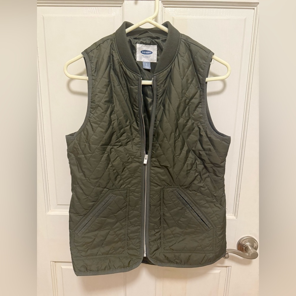 Old Navy Dark Green Quilted Vest - size S